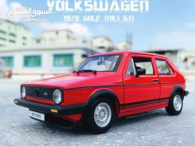 مجسمات قياس 1\24 منوعة يوجد مرسيدس وبي إم دبليو وبورش وفيراري وداتسون والكثير من السيارات الكلاسيكية