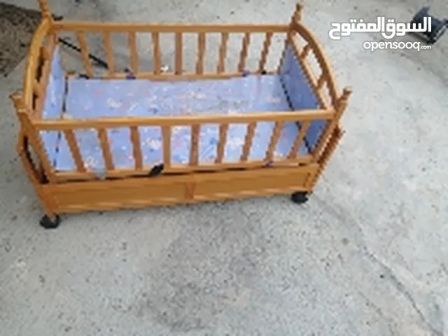 سرير اطفال مستخدم