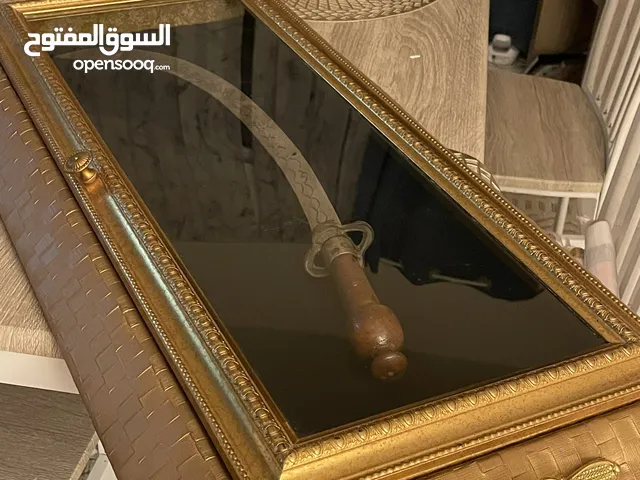 سيف عتيق من قرن ماضي