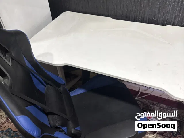 ميز وكرسي قيمنق
