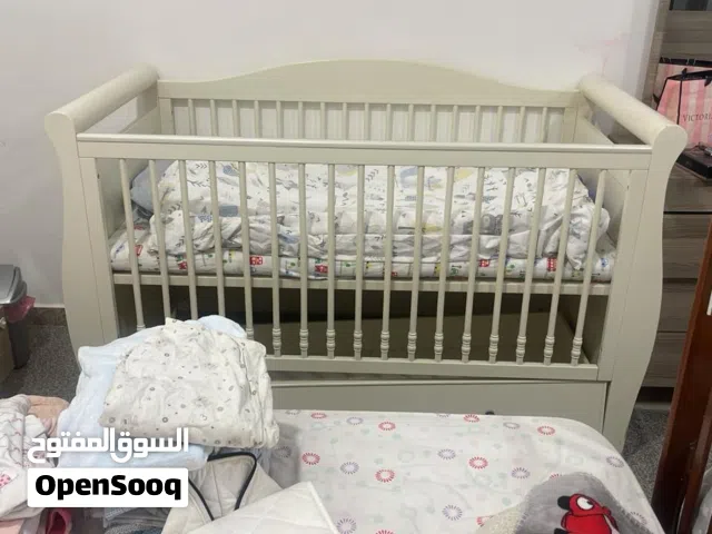 تخت بيبي كامل حجم كبير