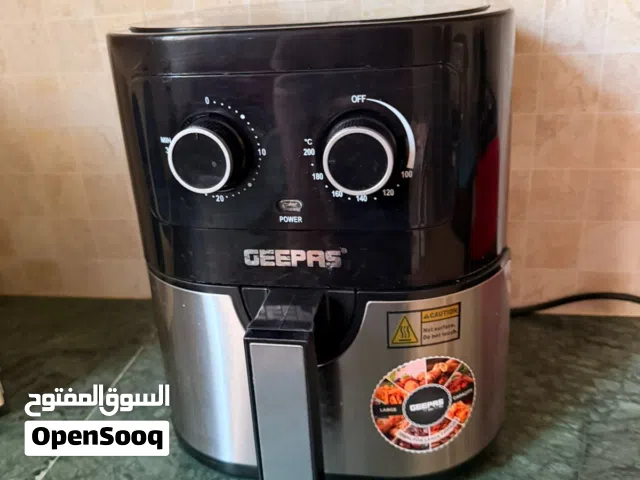 قلاية هوائية جيباس (Geepas) بحالة ممتازة ونظيفة جداً للبيع
