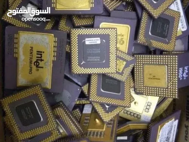 Intel Pentium Pro Ceramic CPU Processor Scrap with Gold Pins.