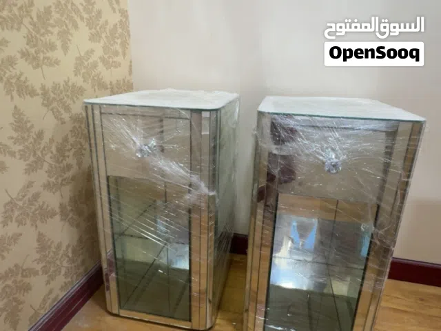 طاولة جانبية للسرير جدد غير مستخدمين