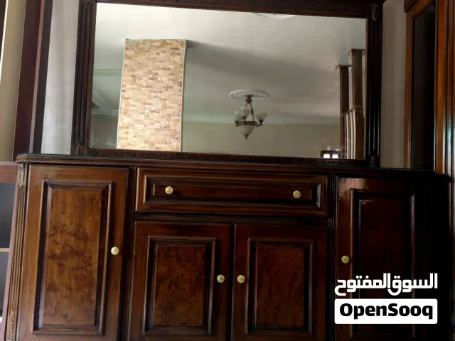 دنسوار (انتريه ) خشب زان ثقيل لون بني مع مرايه للبييع في عماان طبربور ((( السعر المطلوب 85 دينار )))