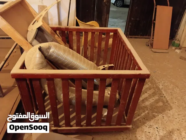سلات مخبز مع لافته للبيع