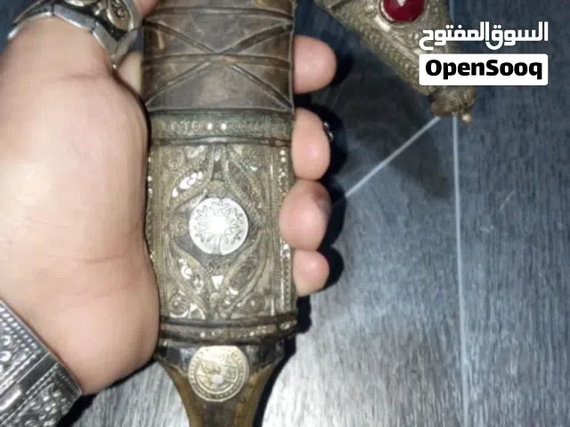 خنجر يمني جد قديم مرصع بحجر