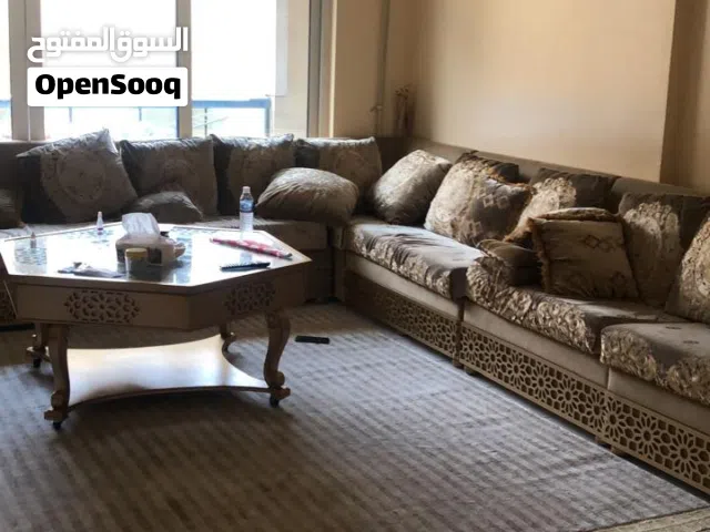 طقم كنب مع 3 سراير و دولاب و فرن