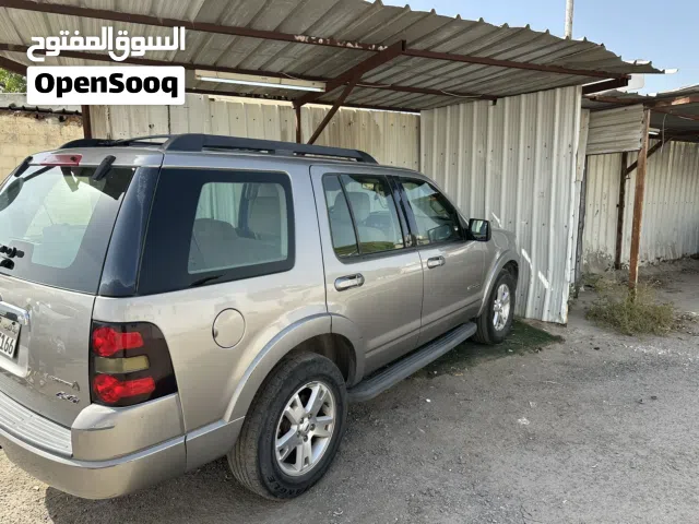 للبيع اكسبلور نظيف 2010