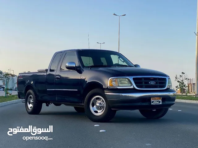 Ford F-150 2002 in Northern Governorate
