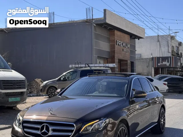 2016 مرسيدس بنز الفئة-E E 200