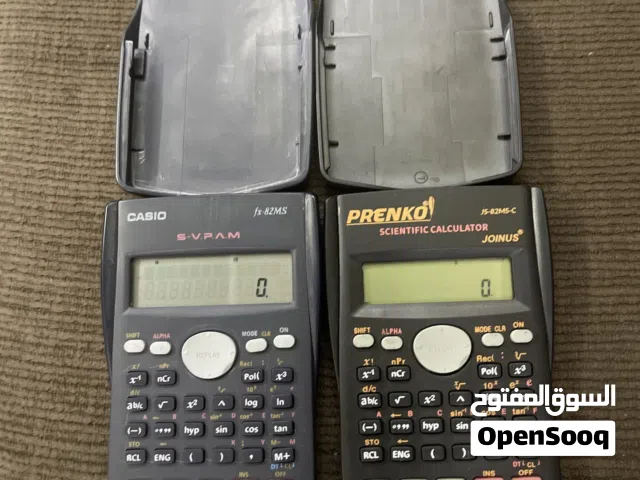 آلتان حاسبتان علميتان CASIO و PREMAX بحالة ممتازة