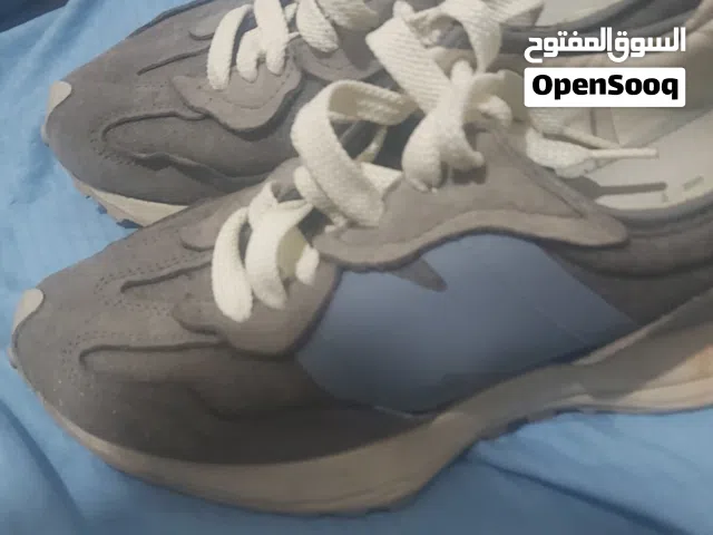 New Balance 327 Original - Taille 42 - État Propre