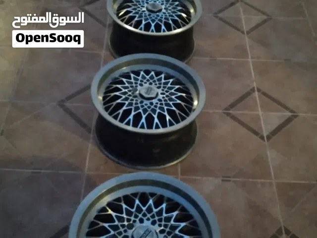 طقم جنوط الماني مميز قياس 15 انش ماركة سنترا خمس براغي مطابق لقياسات سيارة مرسيدس124