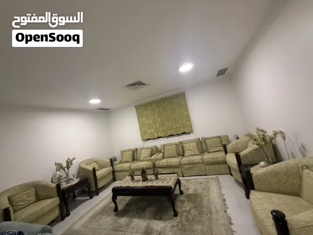 طقم كنب وطاولات