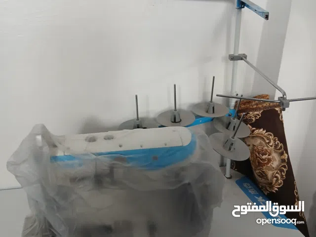 متوفر ماكينه خياطه رش سلندرنوع جاك صناعيه مستخدمه فقط للتجربة عند التركيب من قبل البائع
