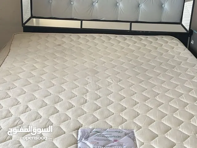 سریر 150*200 مع فرشة سعره 25 نهايي من هوم سنتر