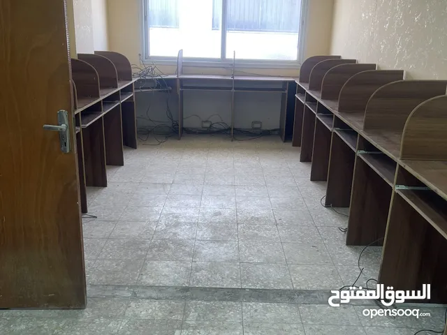 مكتب بمساحة 70م للبيع في عمارة بسام دلبح مقابل الغرفة التجارية في جنين