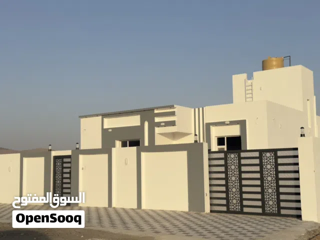 للبيع منزل طابق واحد في ازكي قلعة العوامر
