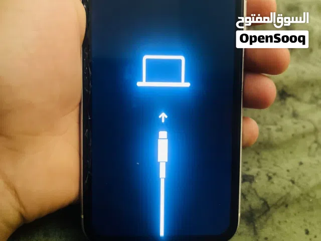 Apple iPhone 11 64 GB in Tripoli