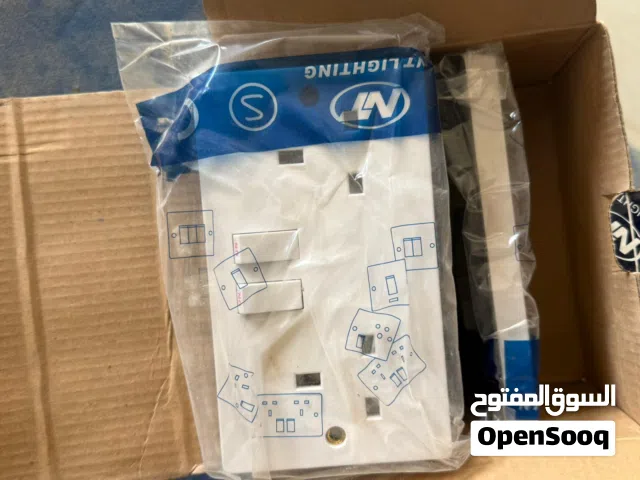 مفاتيح ومآخذ كهربائية من المملكة المتحدة