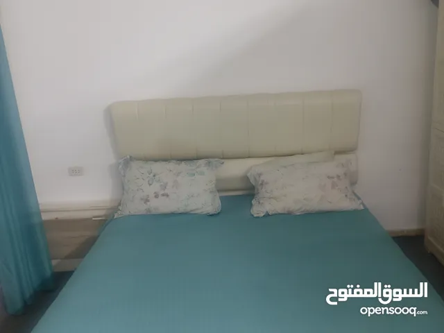 اثاث منزل مستعمل بحاله ممتازة....غرفة نوم ممتازة ، طقم كورنر ،غرفة ضيوف