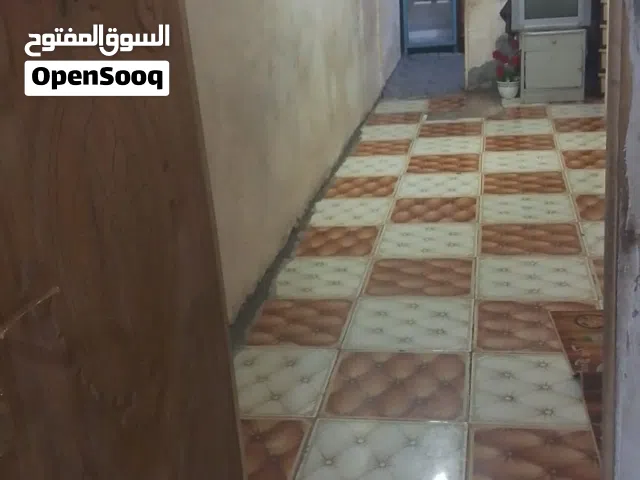 نص بيت موقعه كلش حلو وتجاري ايضن عنونه شارع سيد قريب سوق القسم شارع مال حلاويات بلقيس