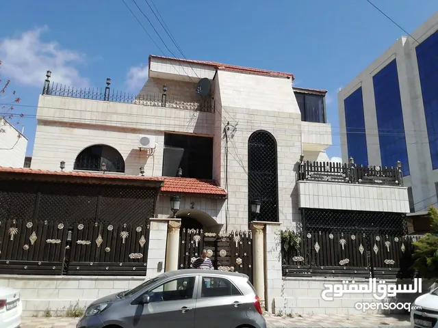 600 m2 4 Bedrooms Villa for Rent in Amman 8th Circle