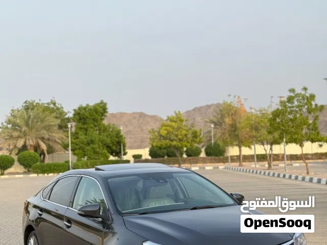 2013 تويوتا افالون Limited
