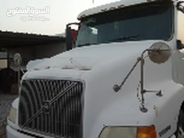 Tractor Unit Volvo 2000 in Al Batinah