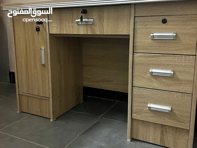 مكتب دراسي للبيع