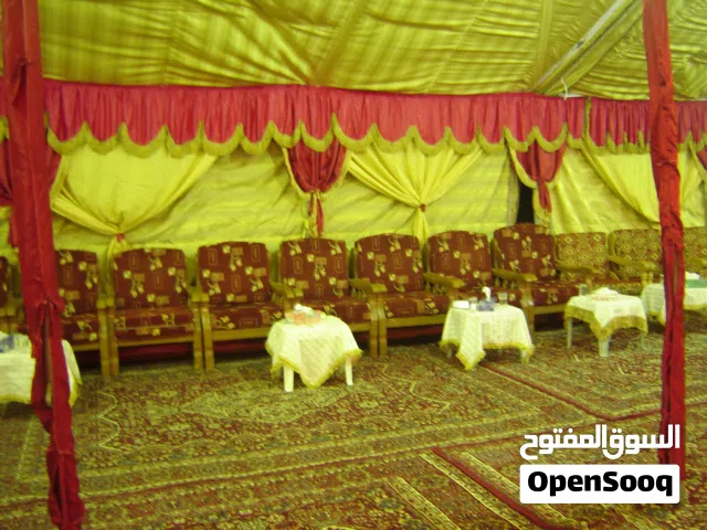 خيمه هنديه بحالة جيده جدا قياس 18 في 8 مع برادي وحديد وحبال وسعرها 550 دينار