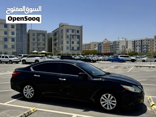 2017 نيسان التيما Standard