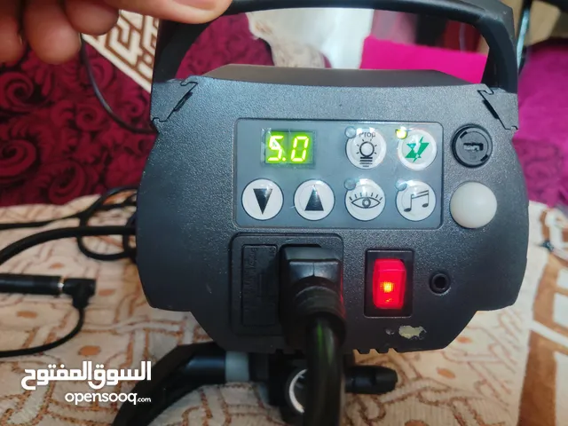فلاش تصوير بحاله شبه الجديد
