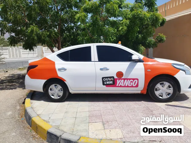 سيارة جير عادي مع رقم تنباع