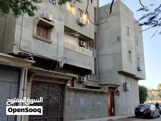 عمارة 5 شقق علي الطريق و محل علي طريق في منطقة العمروص