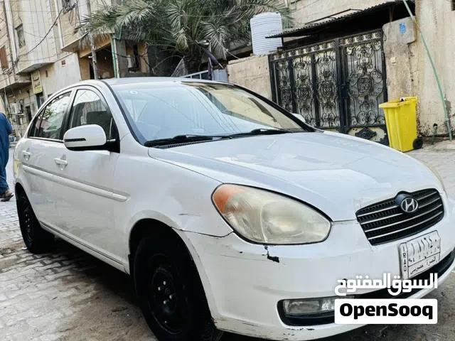 2010 هيونداي اكسنت Standard