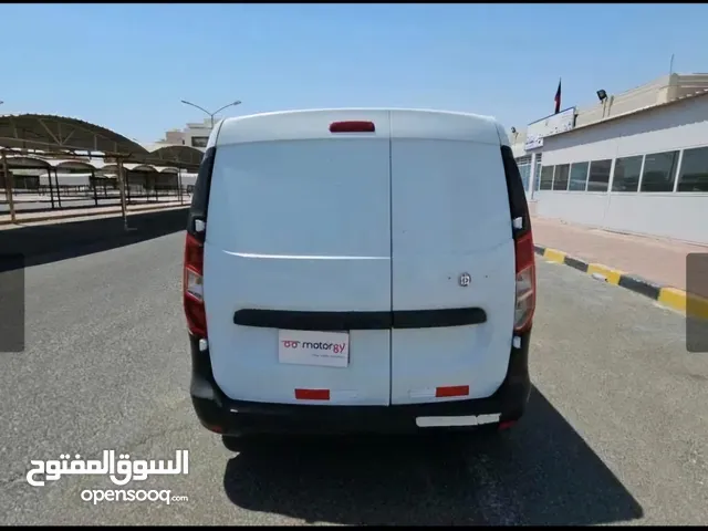 للإيجار – سيارة رينو فان مجهّزة بالكامل لمشروع متنقل
