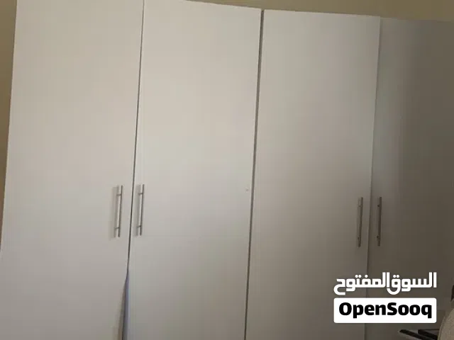 دولاب كبير مستعمل والسعر قابل للتفاوض