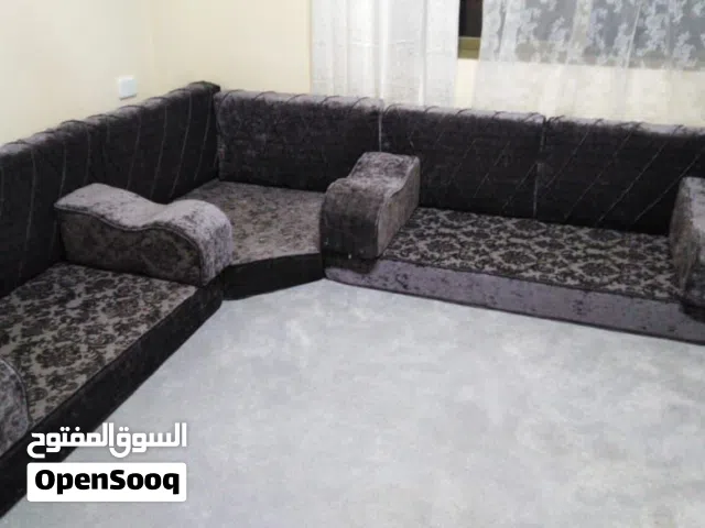 جلسه عربيه للبيع بحاله ممتازه لم تستخدم كثيرا اسفنج ضغط