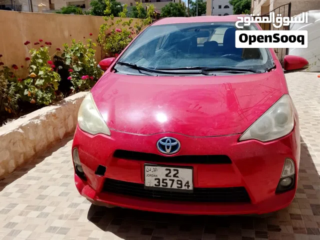 2012 تويوتا بريوس Prius C