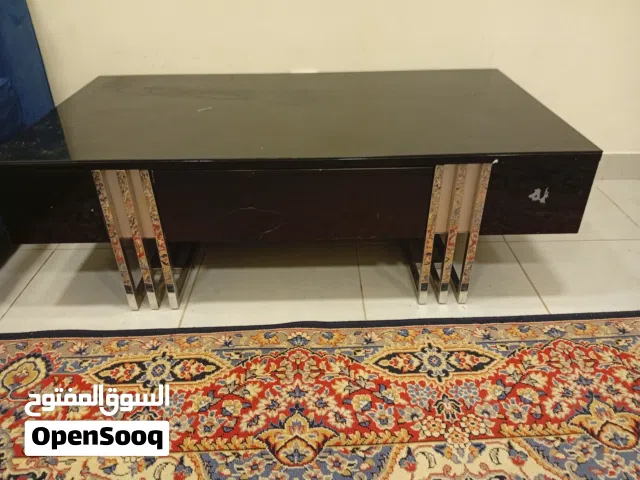 طاولة للبيع