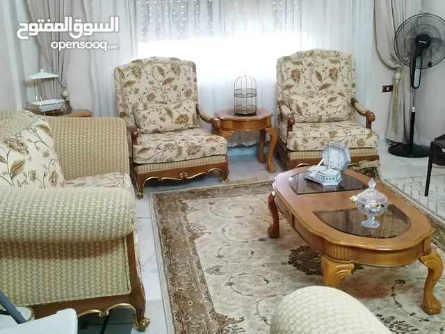 أجهزة كهربائية ومستلزمات