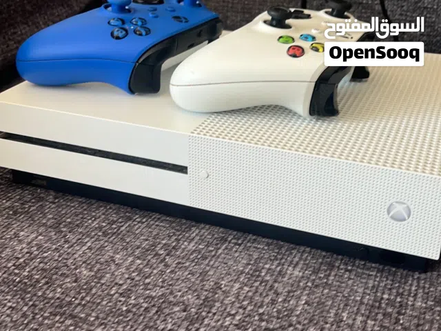 Xbox one s 1TB  جديد مع هدية اشتراك   ا    اكثر من 500 لعبة + الجهاز مكفول