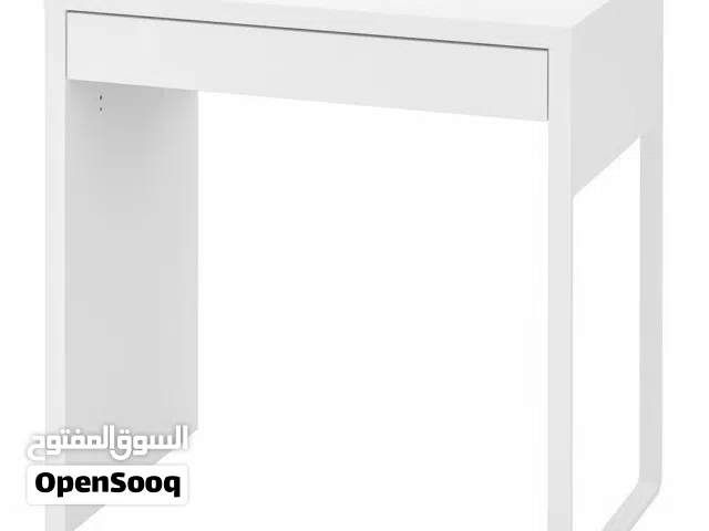 طاولة من Ikea النوع  micke