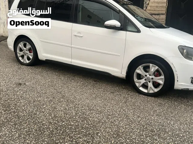 Used Volkswagen Touran in Hebron