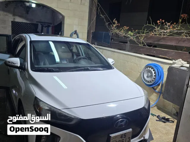 2017 هيونداي ايونيك Standard