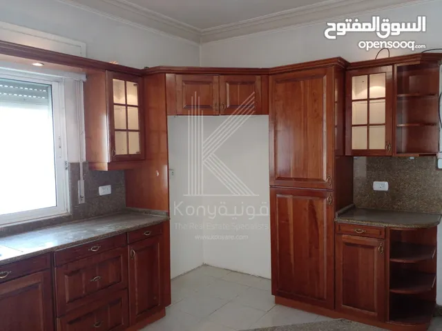 250 m2 3 Bedrooms Apartments for Sale in Amman Um El Summaq