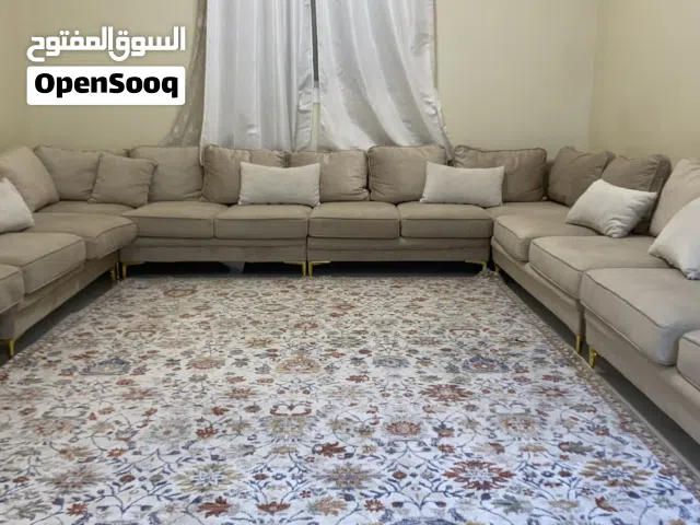 كنب ابيض الموقع ابوظبي ، الرياض