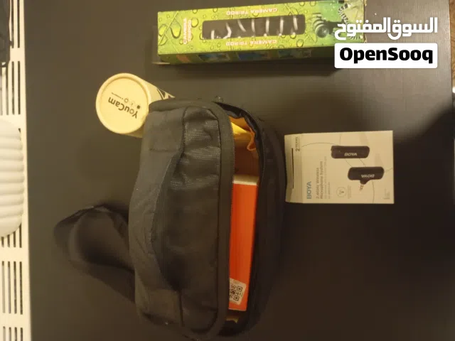 كاميرا Sony ZV-E10 الأصلية مع مايك BOYA وترايبود، احترافية لليوتيوب والفلوغ وصناعة المحتوى شبه جديدة